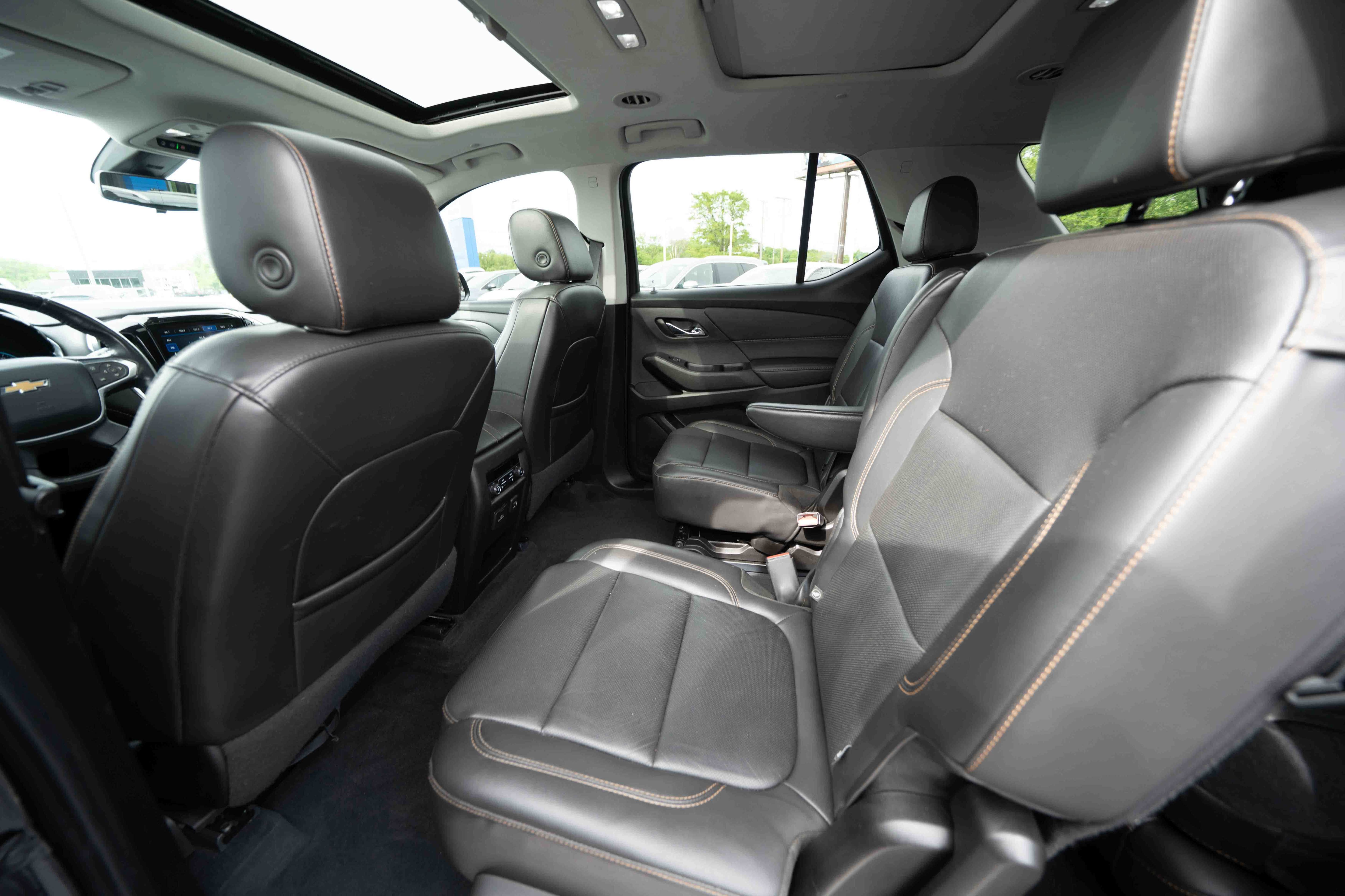 Used 2021 Chevrolet Traverse Premier w/ Redline Edition AWD/4WD image 23