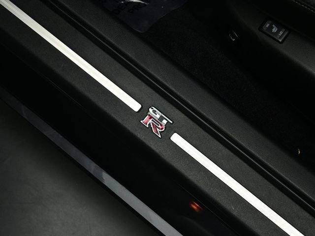 Used 2012 Nissan GT-R Premium image 54