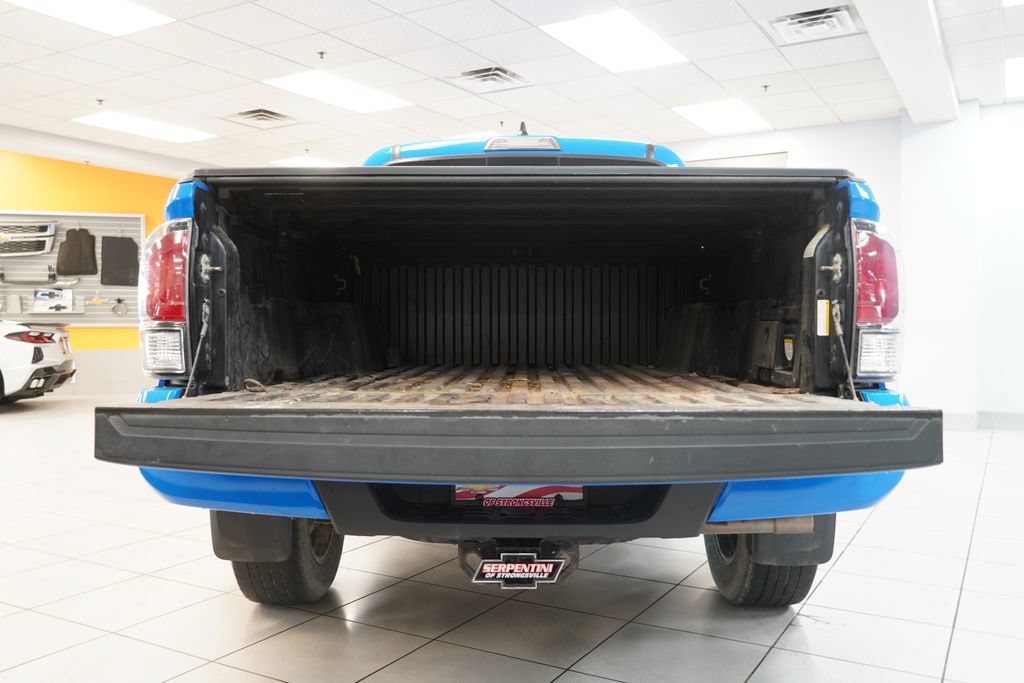 Used 2021 Toyota Tacoma Limited AWD/4WD image 10