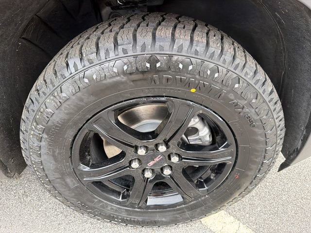 Used 2023 GMC Acadia AT4 w/ Technology Package image 12