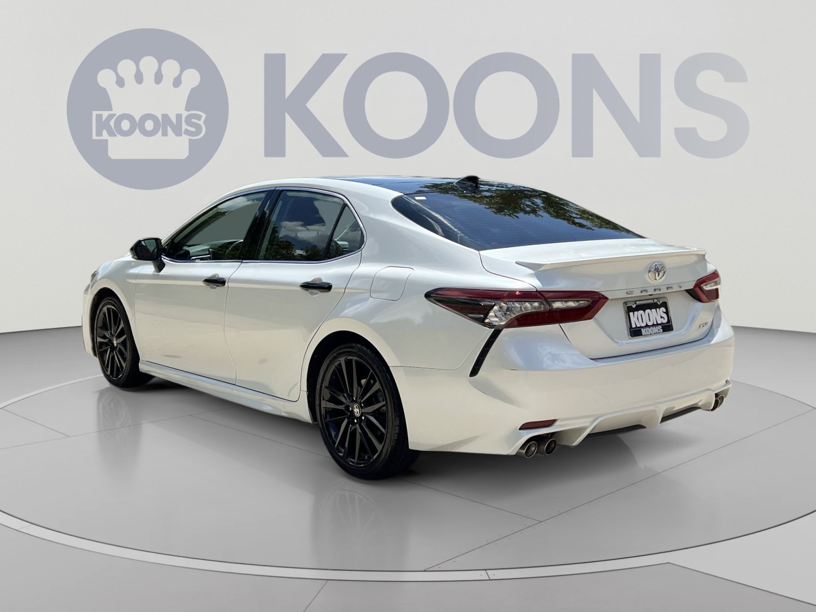 Used 2023 Toyota Camry XSE w/ Cold Weather Package FWD image 4