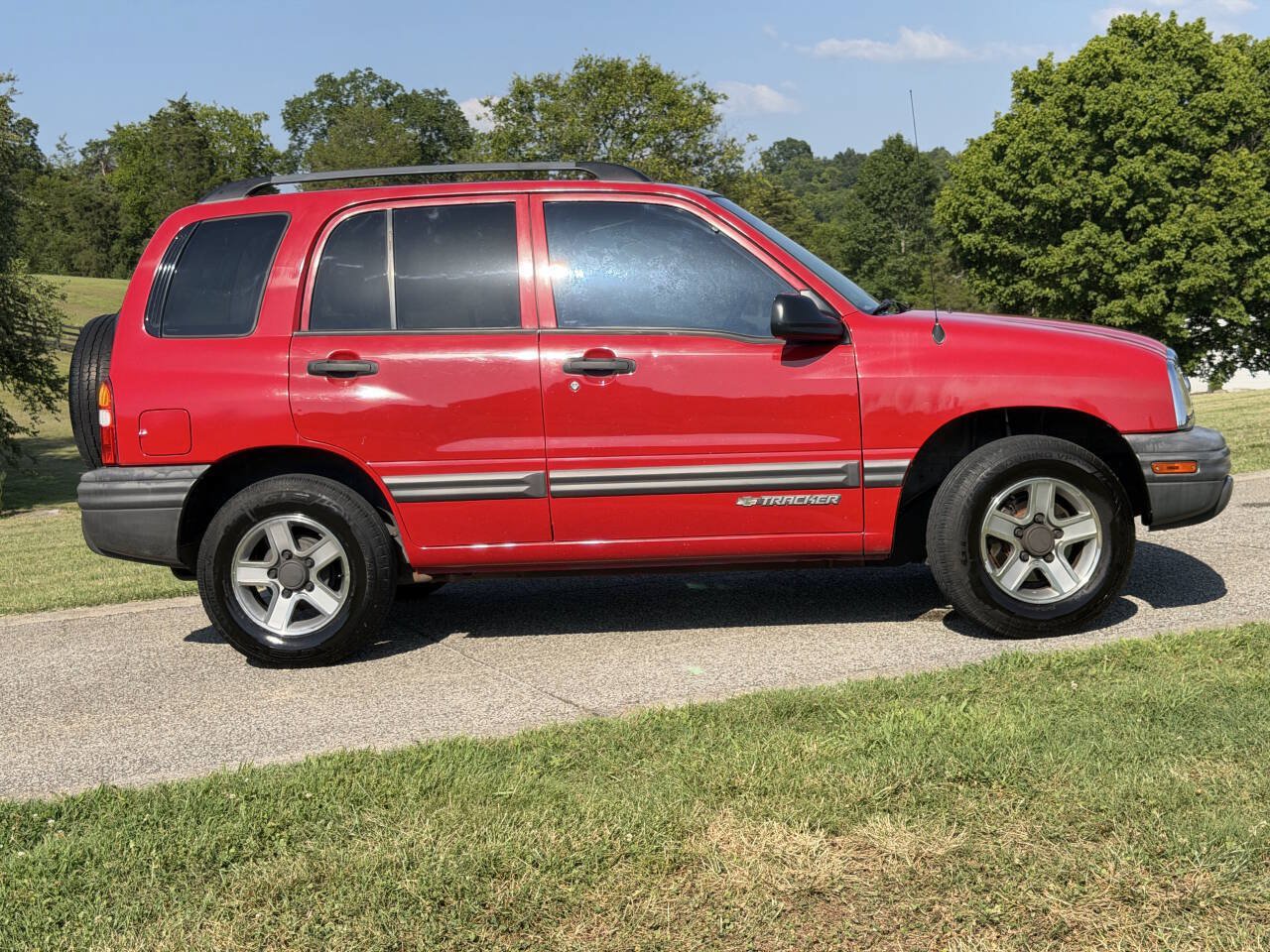 Used 2003 Chevrolet Tracker 2WD w/ Preferred Equipment Group image 14