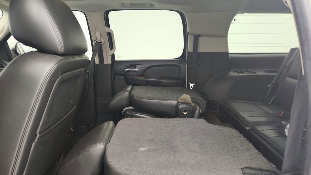 Used 2013 Chevrolet Suburban LTZ image 20