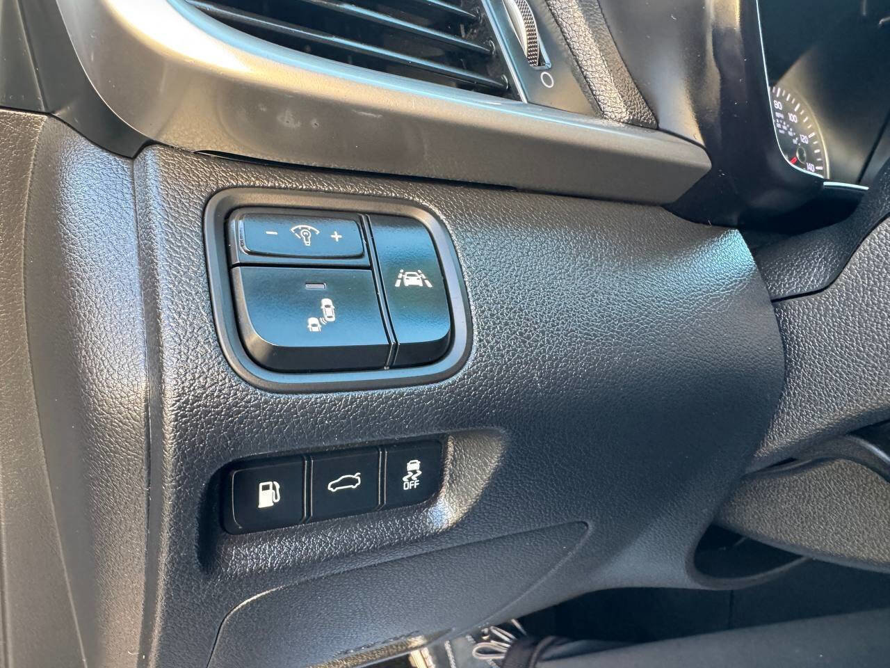 Used 2020 Kia Optima LX image 15