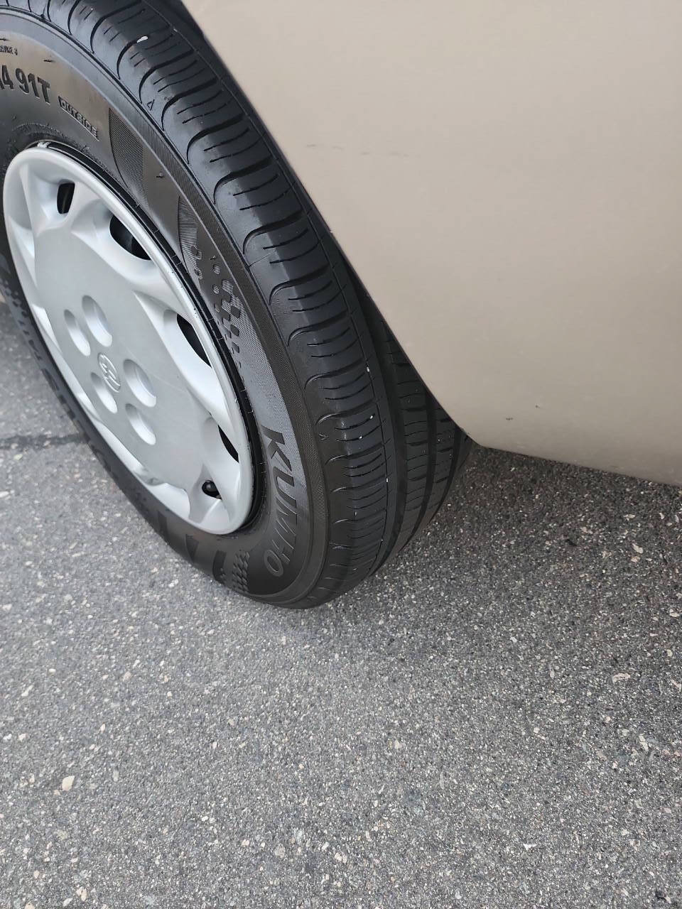 Used 1998 Toyota Camry XLE FWD image 8