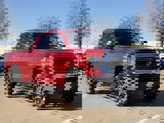 Used 2015 Toyota Tundra SR5 image 2