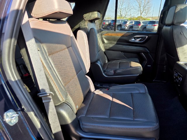 Used 2023 Chevrolet Tahoe High Country AWD/4WD image 15