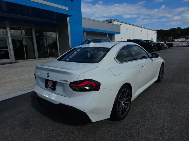 Used 2022 BMW 230i Coupe w/ Convenience Package RWD image 8
