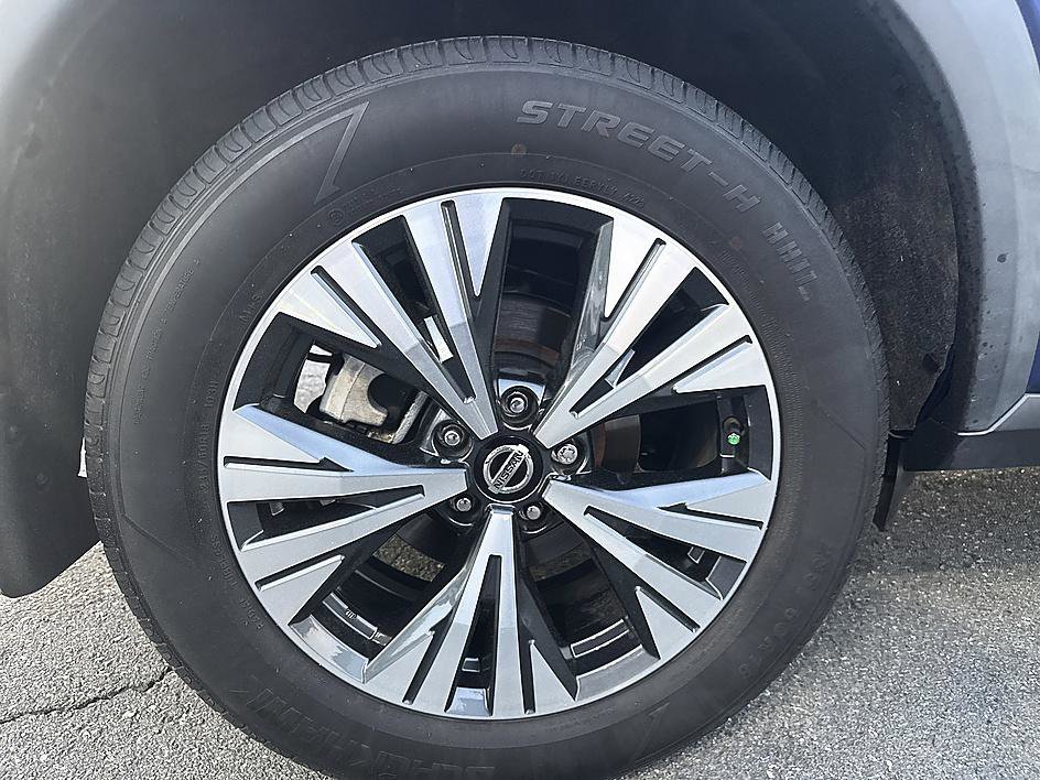 Certified 2021 Nissan Rogue SV w/ Premium Package FWD image 10