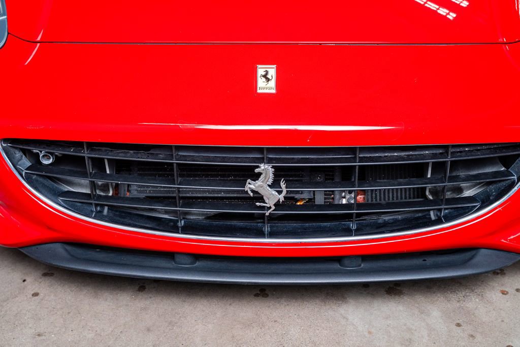 Used 2010 Ferrari California image 18
