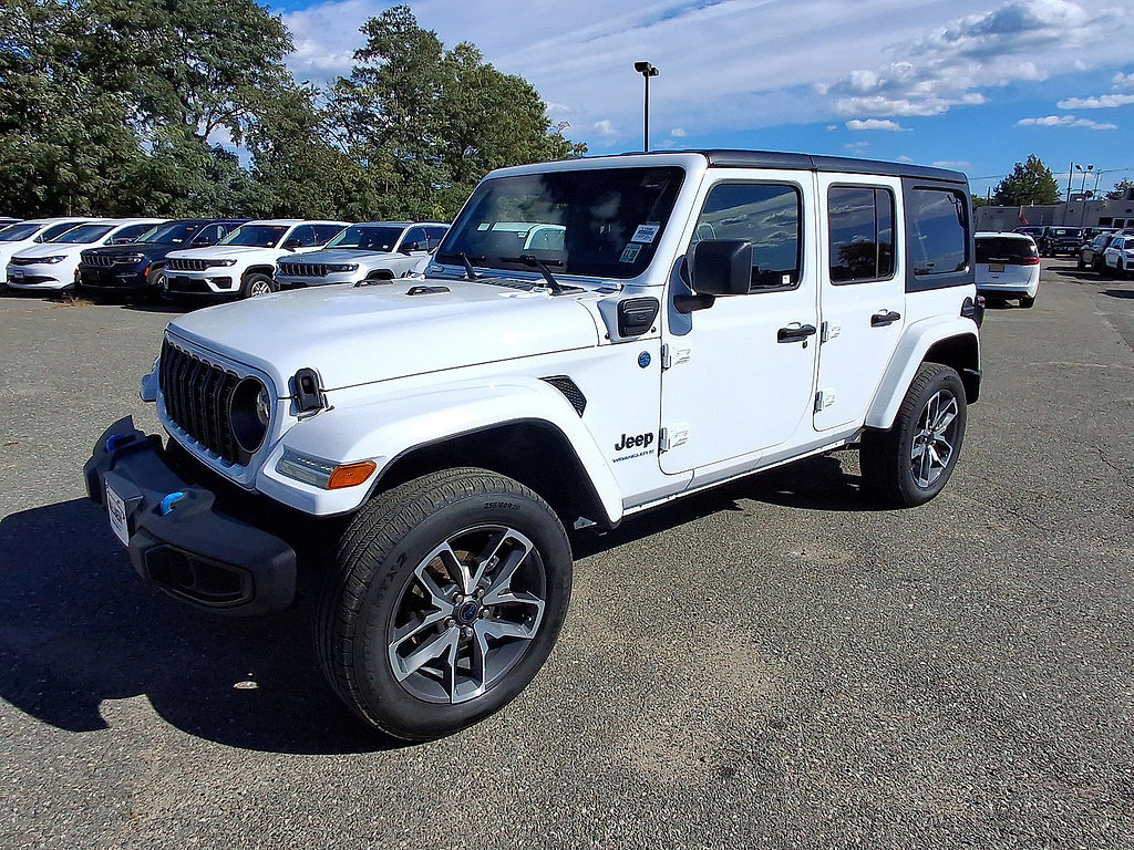 Certified 2024 Jeep Wrangler Unlimited w/ Convenience Group AWD/4WD image 4