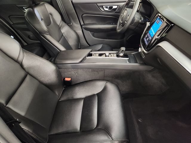 Certified 2025 Volvo S60 B5 Core FWD image 3