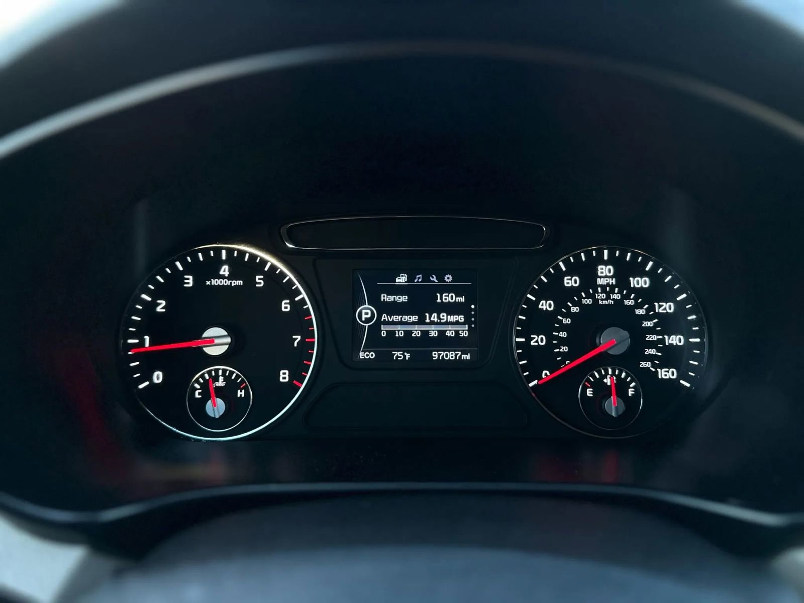 Used 2016 Kia Sorento LX w/ LX Convenience Package image 24