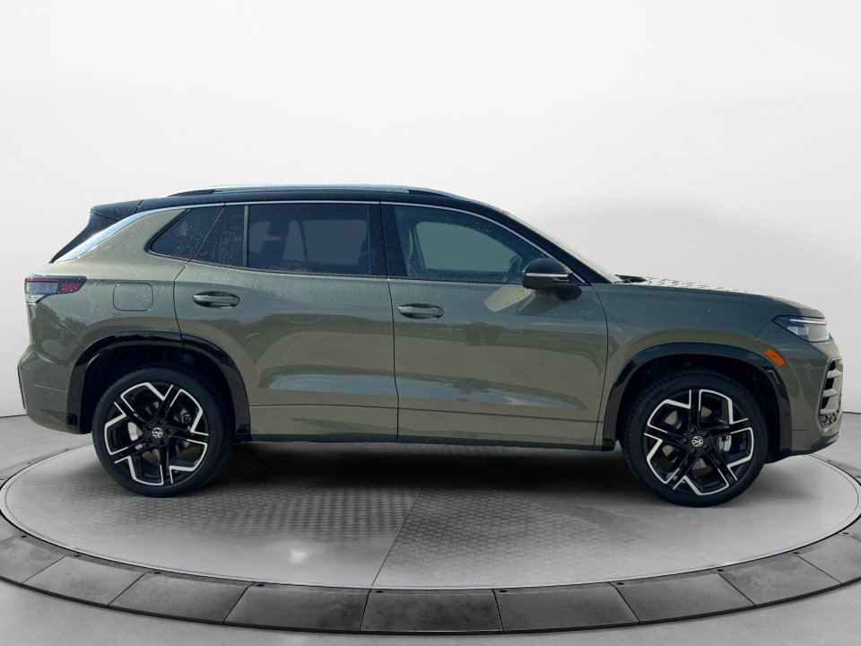 New 2026 Volkswagen Tiguan SEL R-Line AWD/4WD image 8