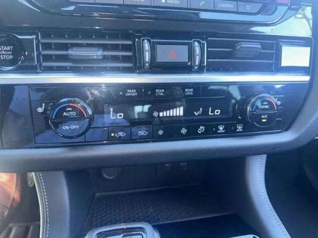 Used 2025 Nissan Pathfinder SV AWD/4WD image 12