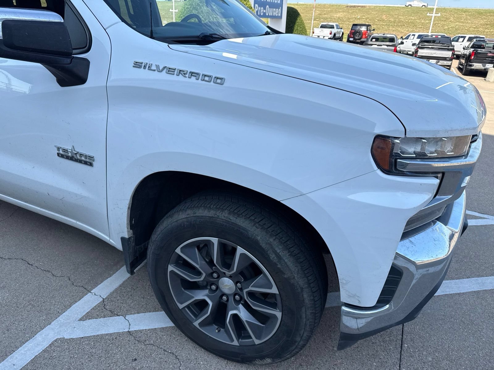 Used 2019 Chevrolet Silverado 1500 LT w/ Texas Edition RWD image 5