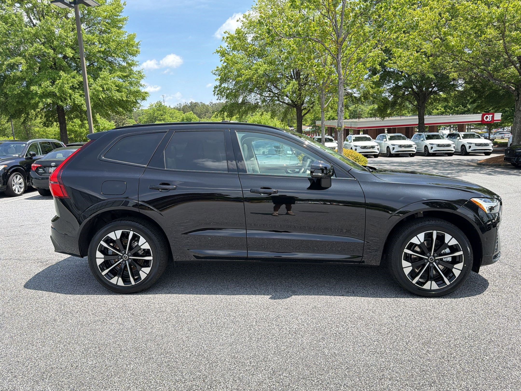 New 2026 Volvo XC60 B5 Ultra w/ Climate Package AWD/4WD image 8