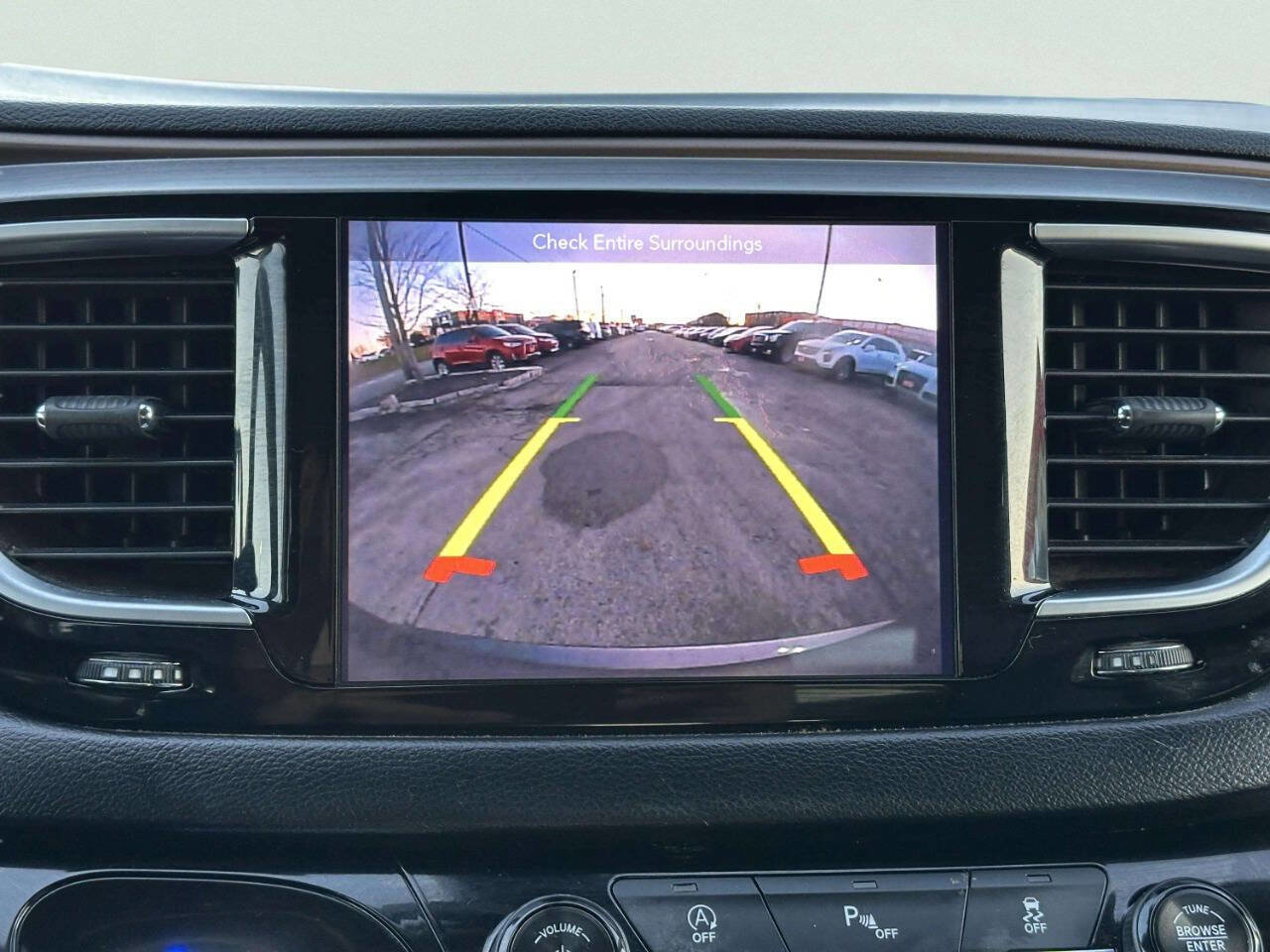 Used 2018 Chrysler Pacifica Touring-L Plus w/ Tire & Wheel Group image 20