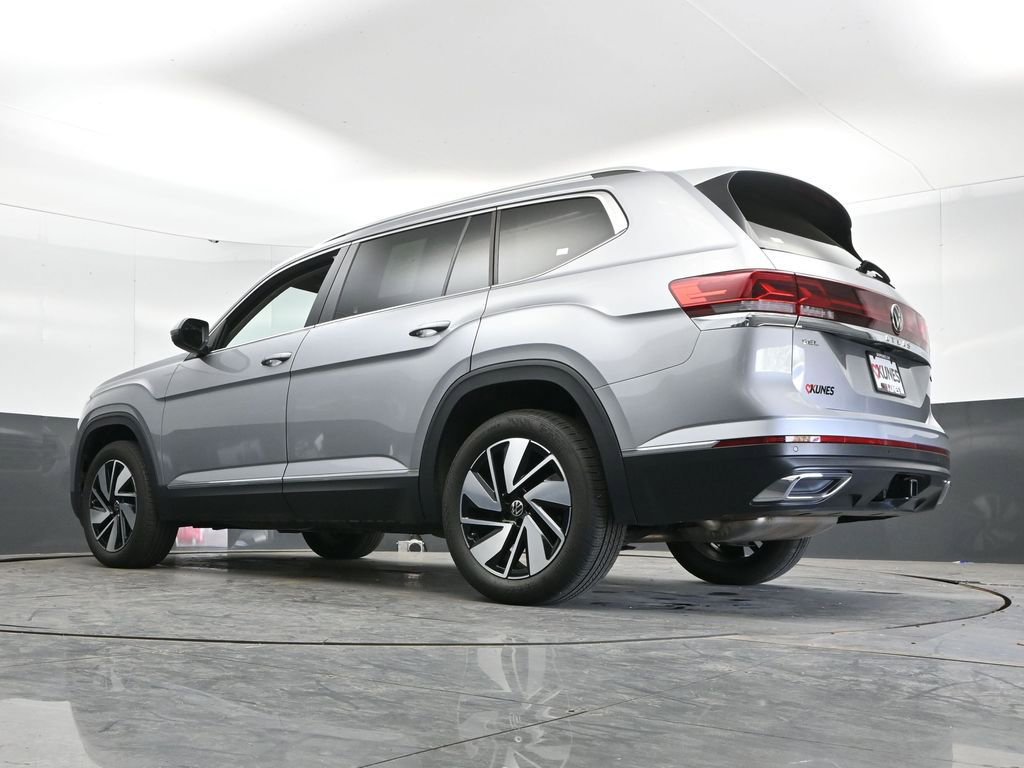 Used 2025 Volkswagen Atlas SEL AWD/4WD image 44