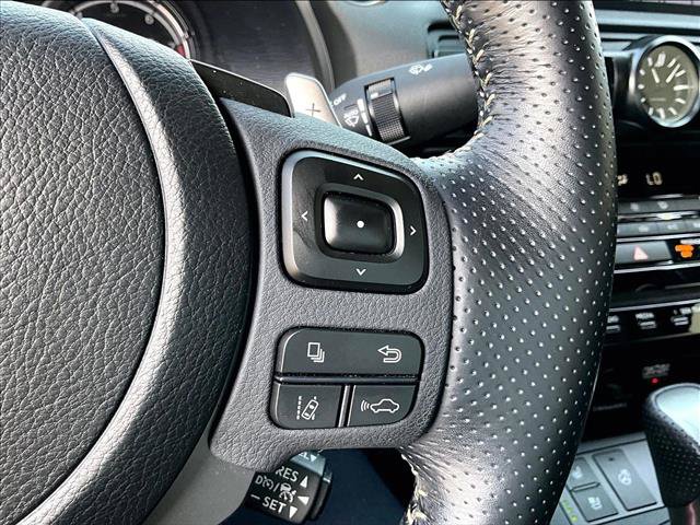 Used 2024 Lexus IS 500 RWD image 21