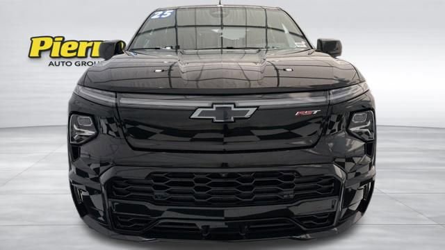 Used 2025 Chevrolet Silverado EV RST image 9