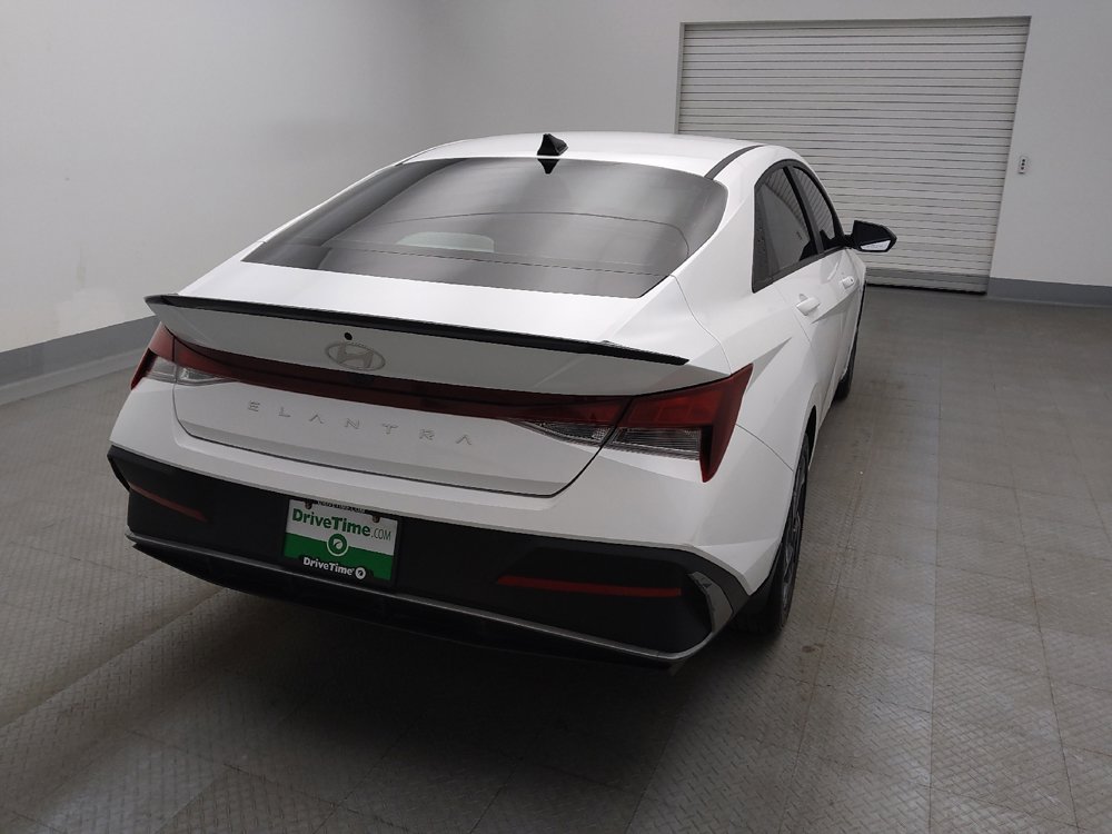 Used 2025 Hyundai Elantra Sport FWD image 7