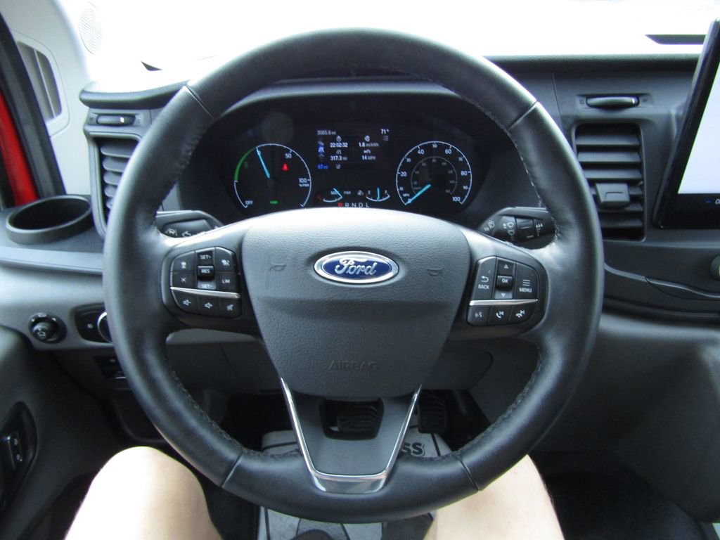 Used 2024 Ford E-Transit Low Roof image 22