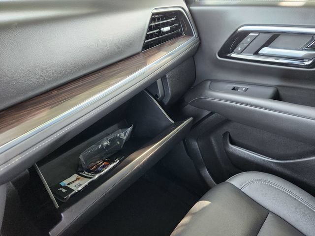 Used 2026 Chevrolet Suburban Z71 AWD/4WD image 48