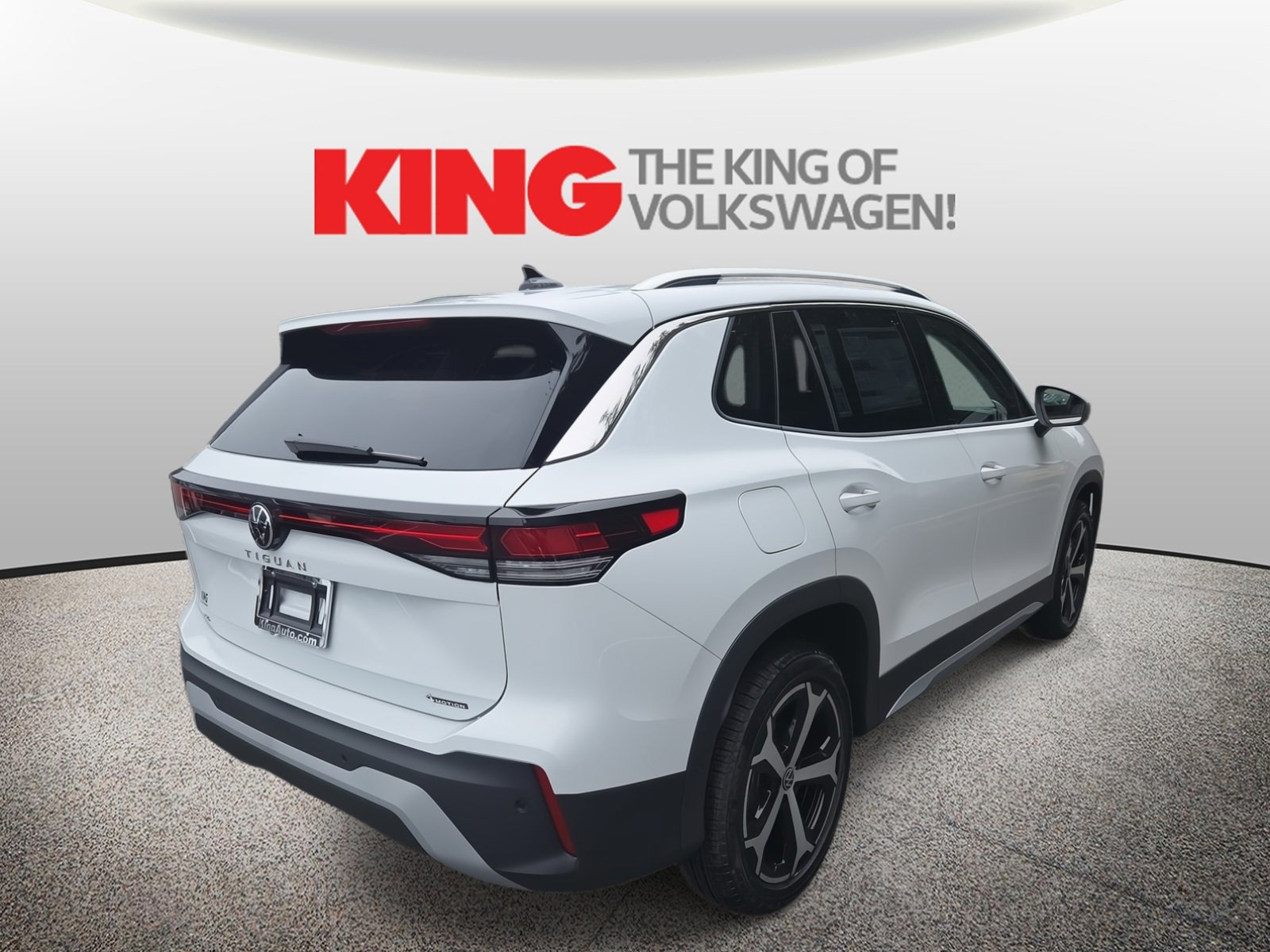 New 2025 Volkswagen Tiguan SE image 7