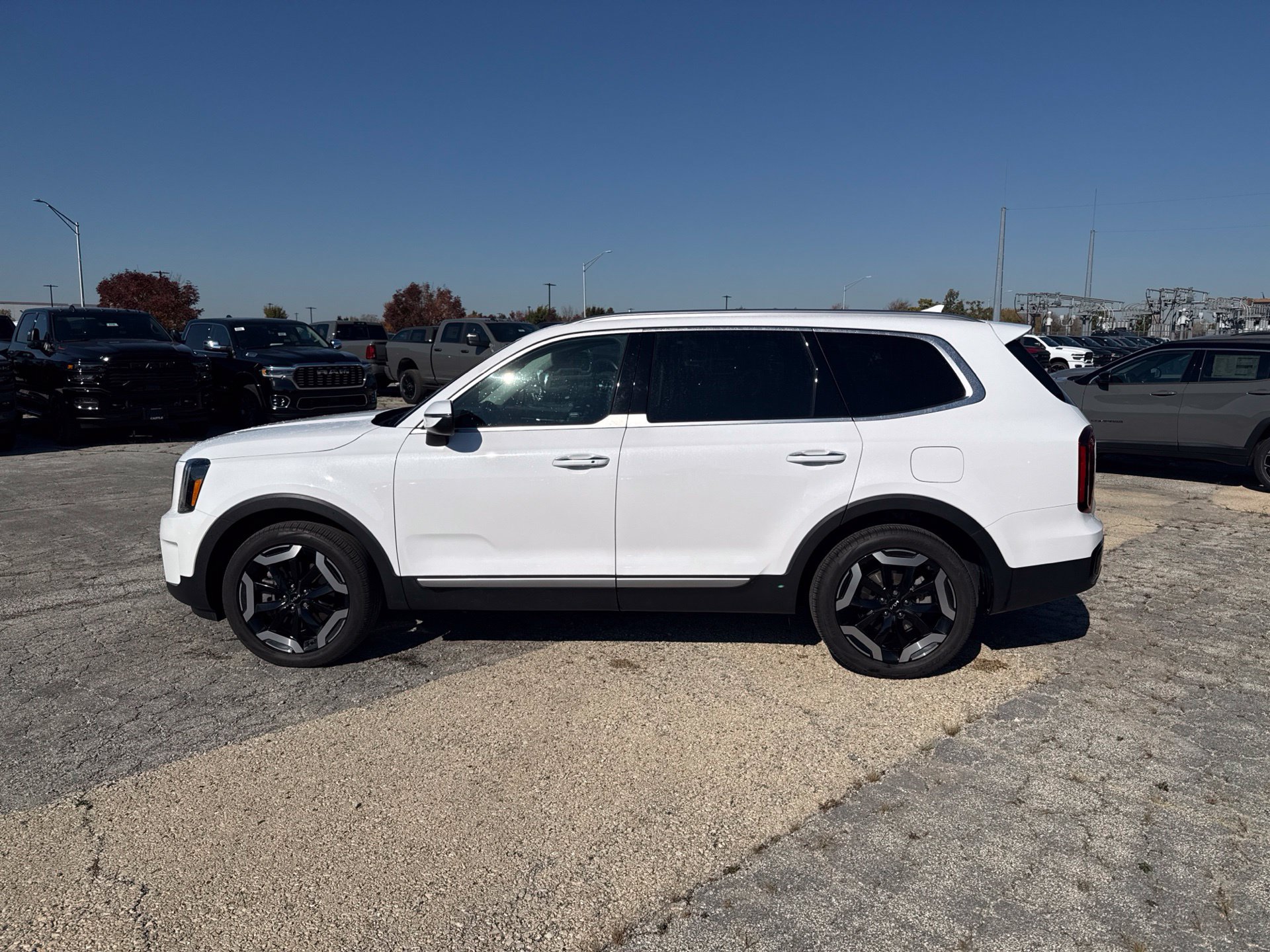 Used 2024 Kia Telluride S w/ S Sunroof Package AWD/4WD image 9
