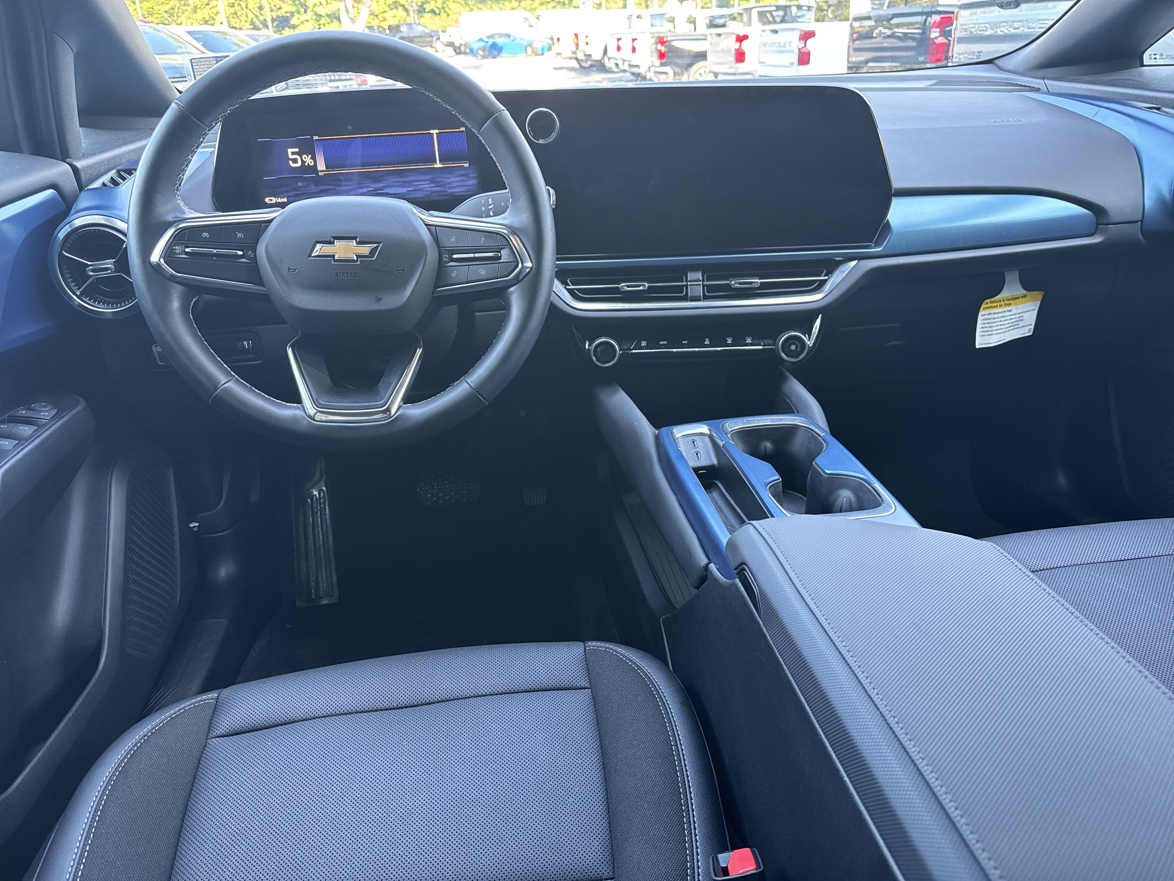 Certified 2024 Chevrolet Equinox EV LT FWD image 23