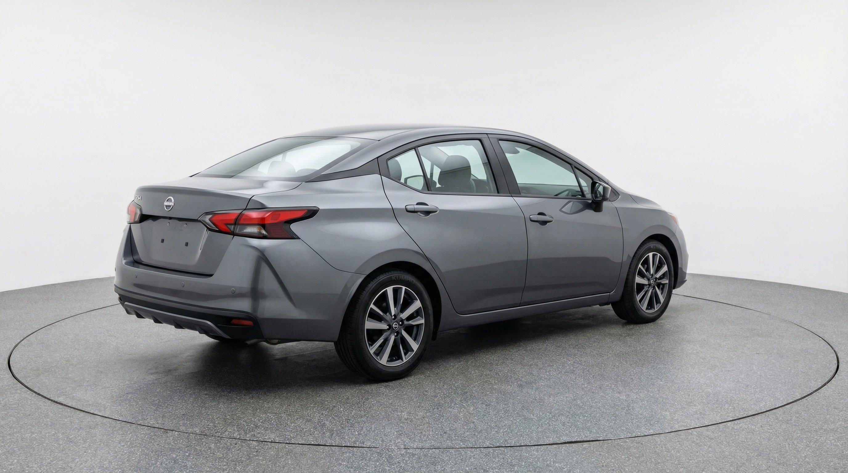 Used 2025 Nissan Versa SV image 9