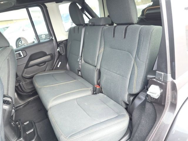 Used 2025 Jeep Wrangler Unlimited Sahara w/ Safety Group image 33