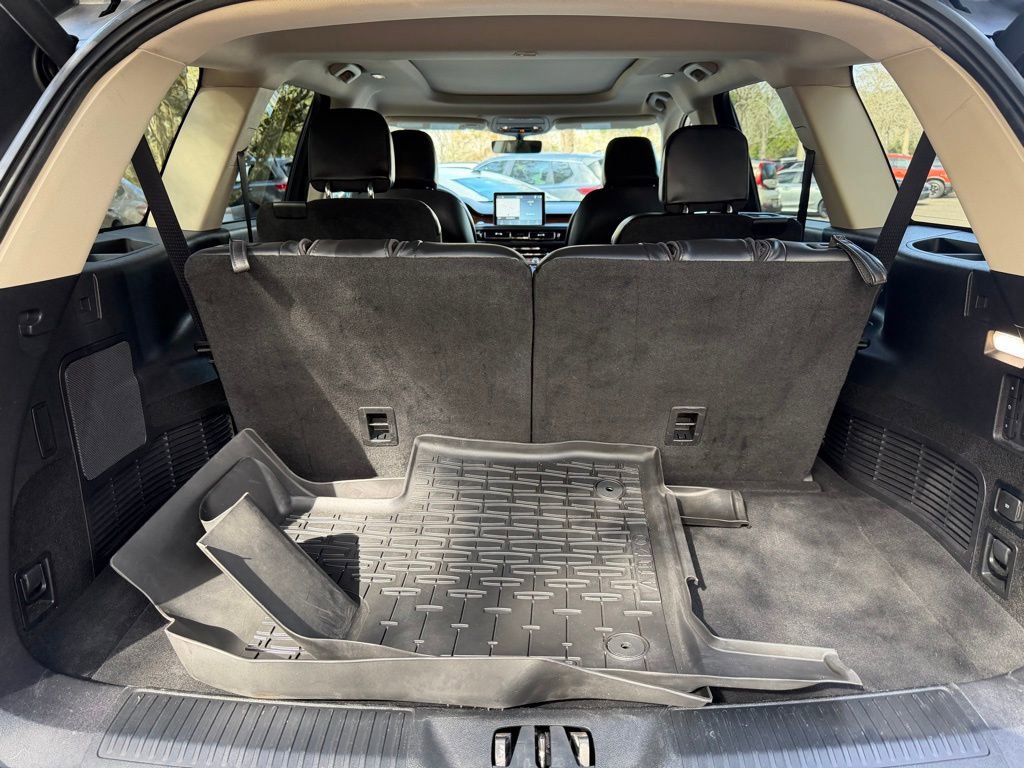 Used 2023 Lincoln Aviator Reserve w/ Equipment Group 201A image 7