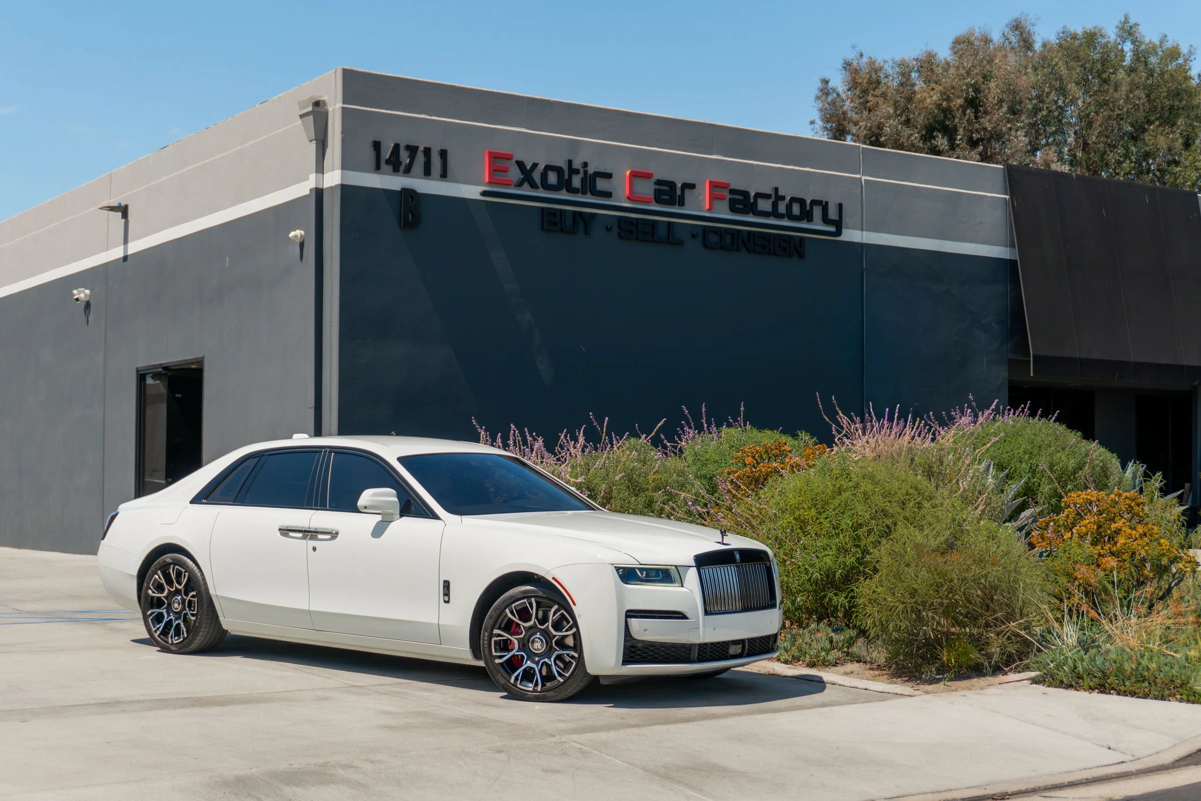 Used 2023 Rolls-Royce Ghost Black Badge w/ Black Badge Ghost Package AWD/4WD image 1