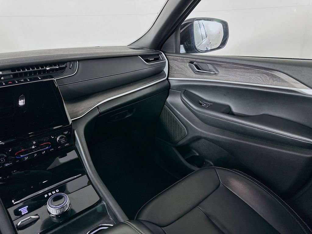 Certified 2024 Jeep Grand Cherokee Limited image 34
