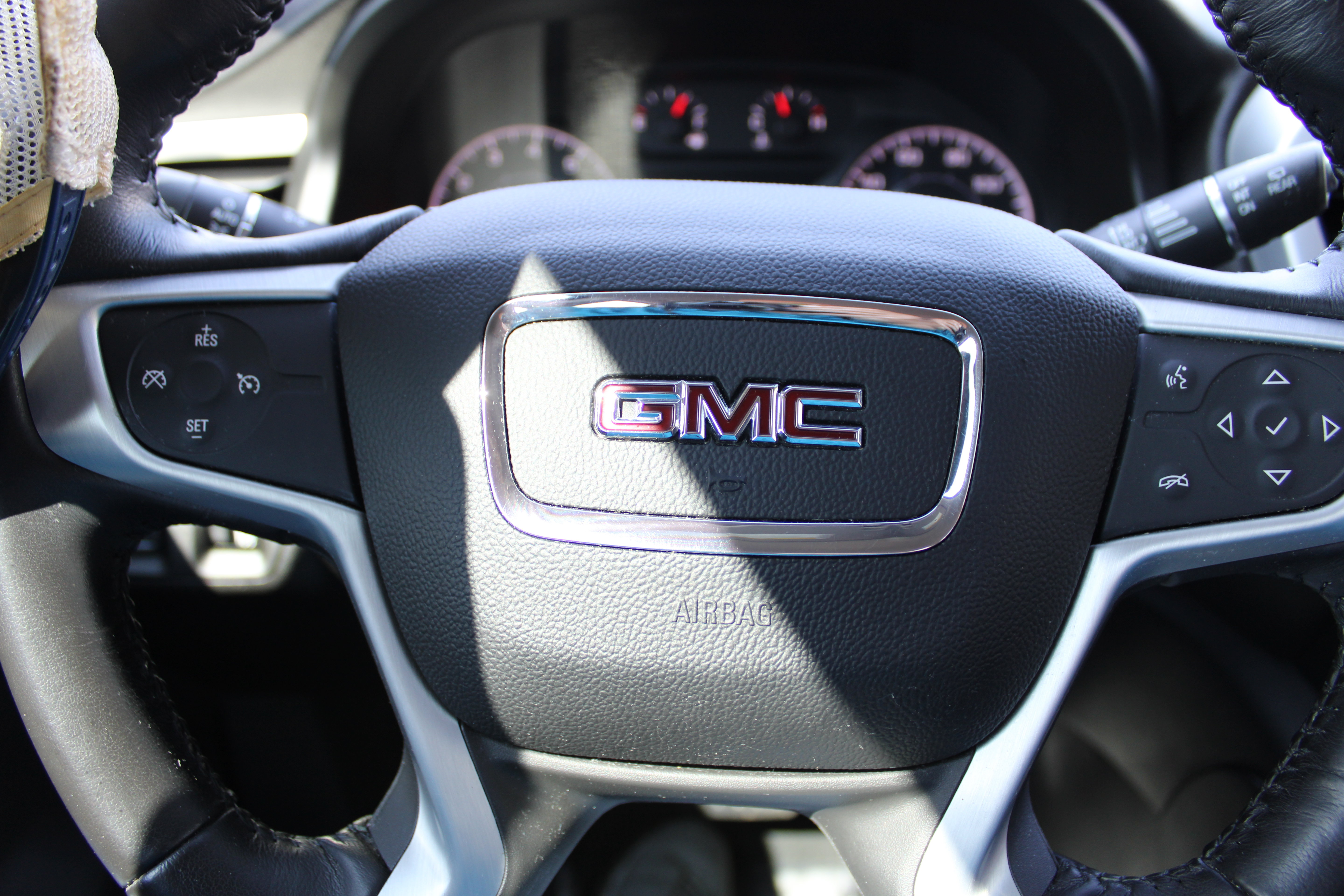 Used 2019 GMC Acadia SLE FWD image 20