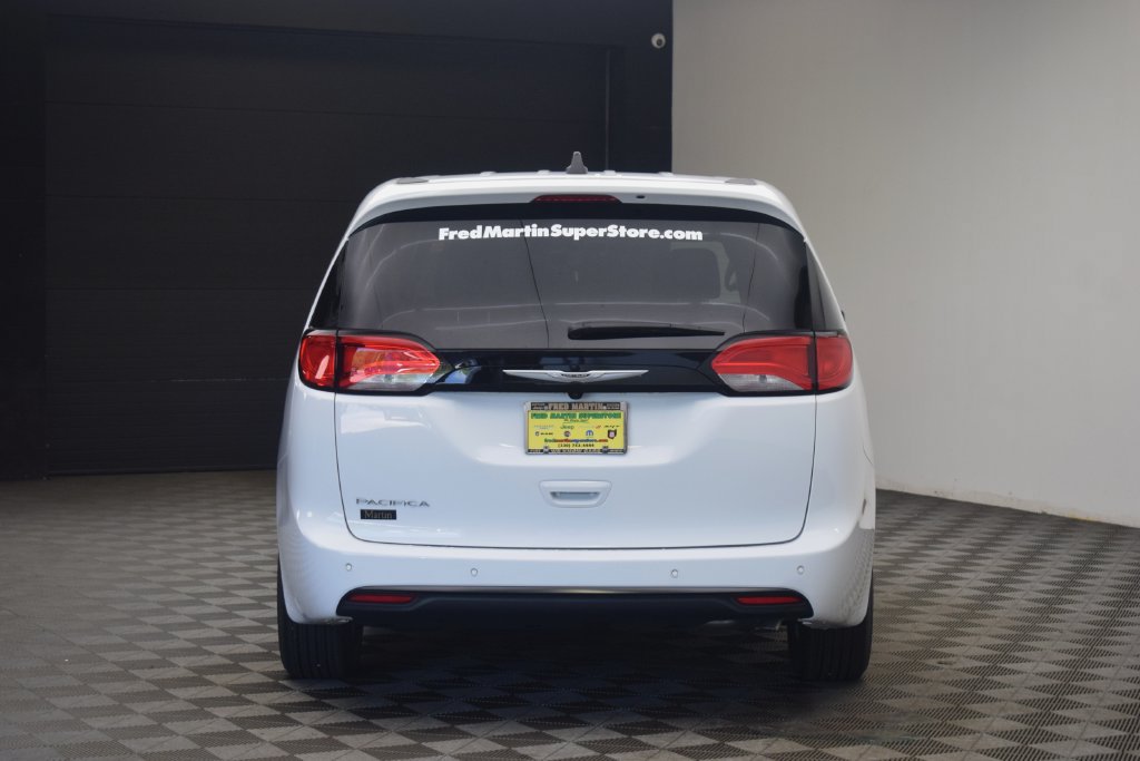 New 2027 Chrysler Pacifica LX FWD image 11