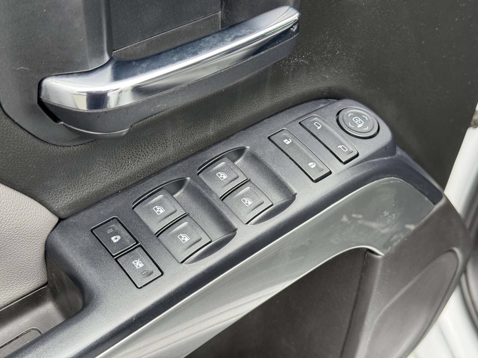 Used 2018 Chevrolet Silverado 1500 LT w/ All Star Edition AWD/4WD image 14