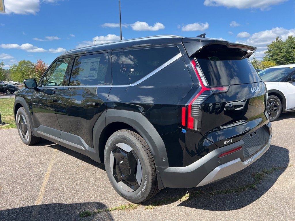 New 2026 Kia EV9 Wind image 2