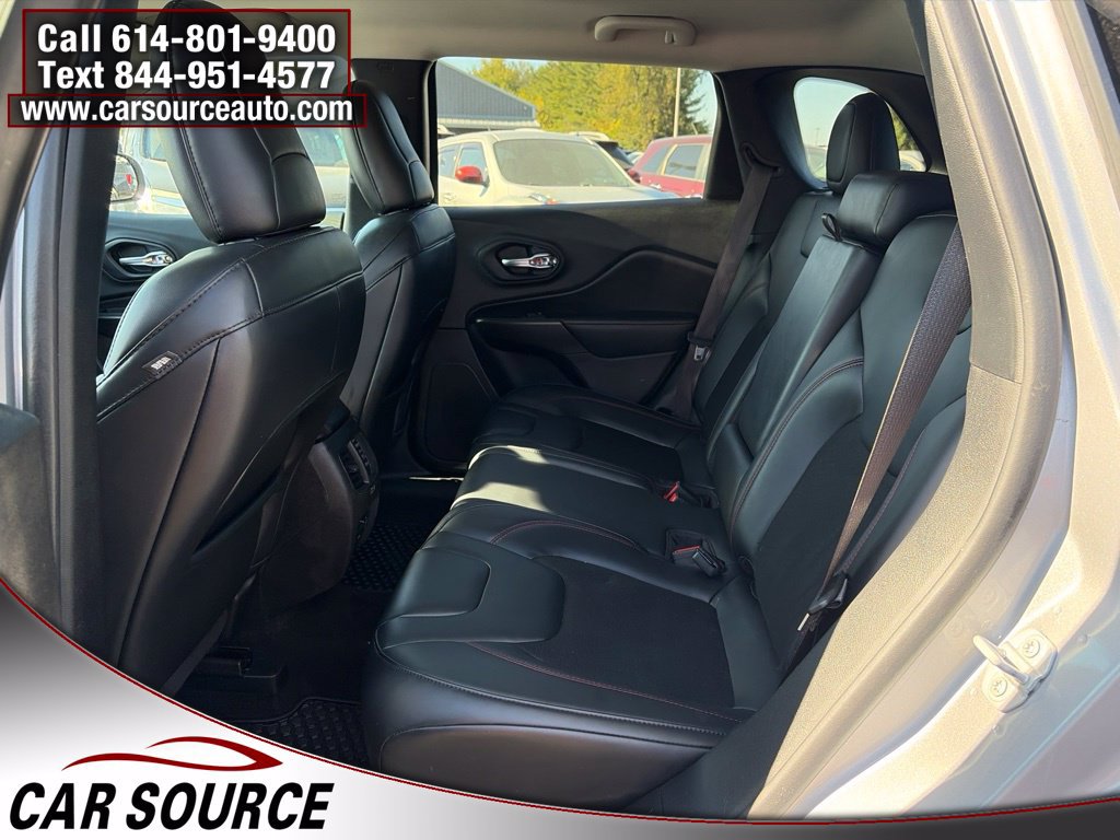 Used 2020 Jeep Cherokee Trailhawk w/ Cold Weather Group AWD/4WD image 23