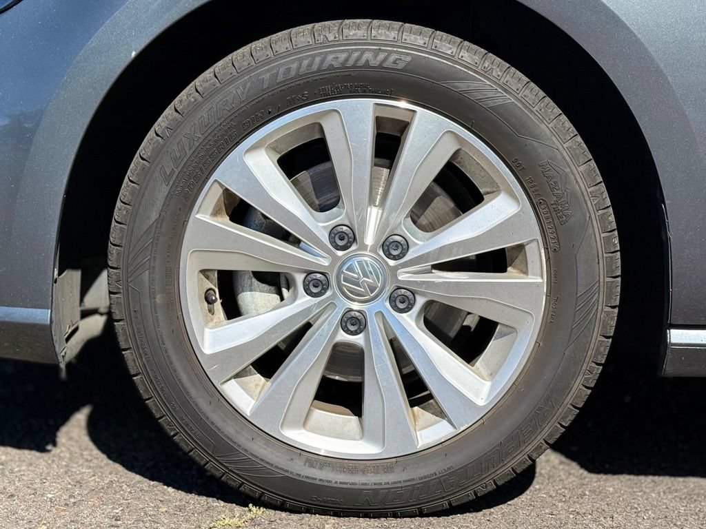 Used 2019 Volkswagen Golf S AWD/4WD image 9