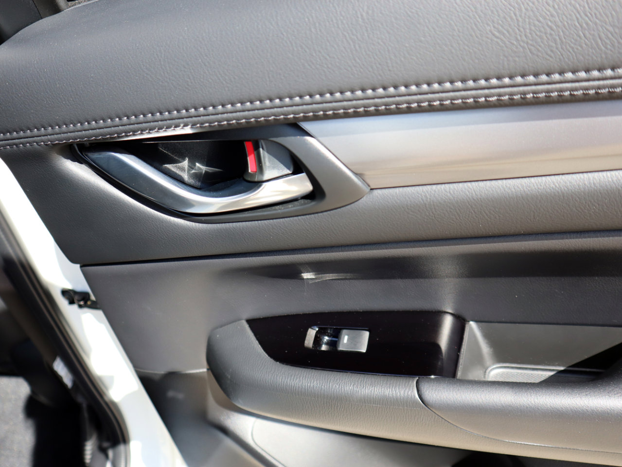 Used 2019 MAZDA CX-5 Touring image 34