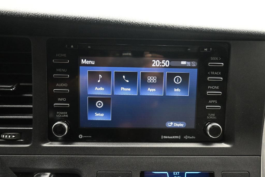 Used 2018 Toyota Sienna LE w/ Carpet Mat Package FWD image 17