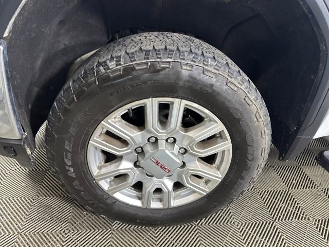 Used 2023 GMC Sierra 2500 SLT w/ SLT Premium Package image 10