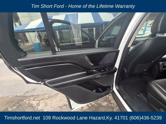 Used 2023 Lincoln Aviator AWD w/ Premium Package image 15
