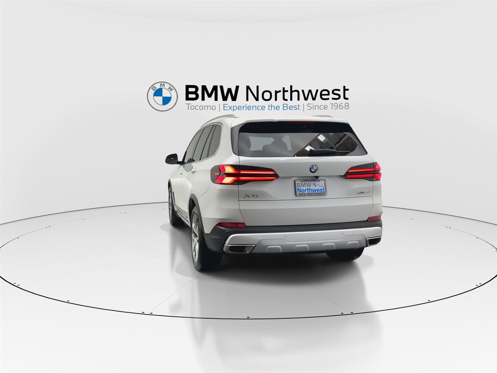 Used 2024 BMW X5 xDrive40i w/ Premium Package image 13
