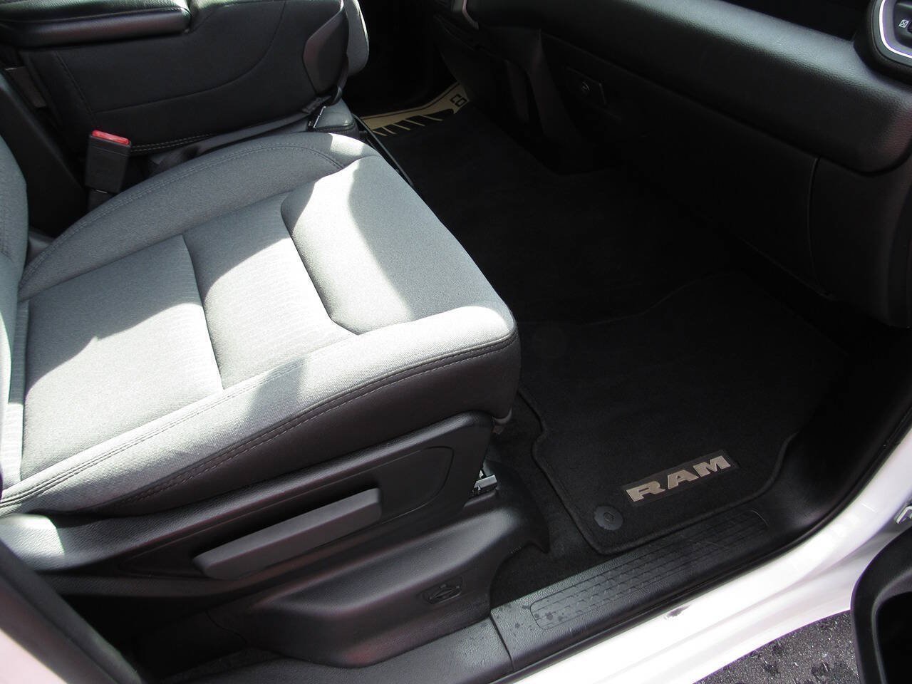 Used 2020 RAM 1500 Big Horn AWD/4WD image 37