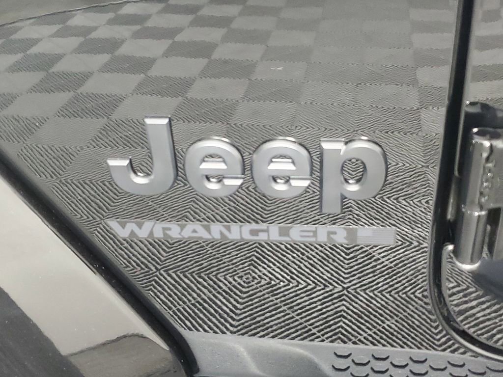 New 2025 Jeep Wrangler Sahara image 10