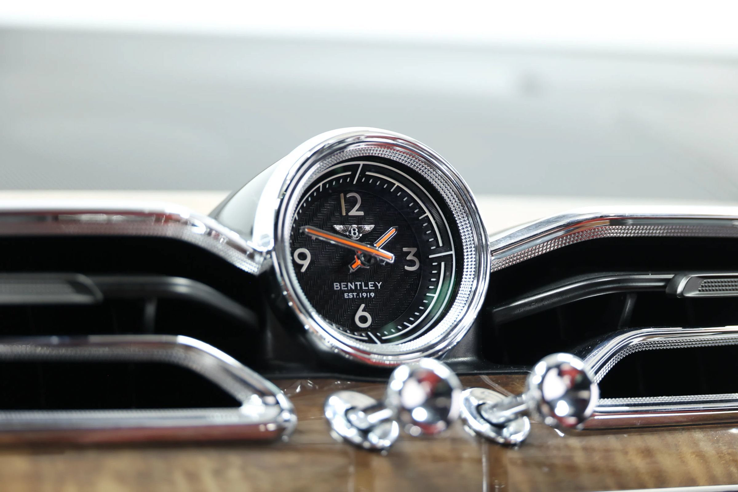 Used 2022 Bentley Bentayga AWD/4WD image 37
